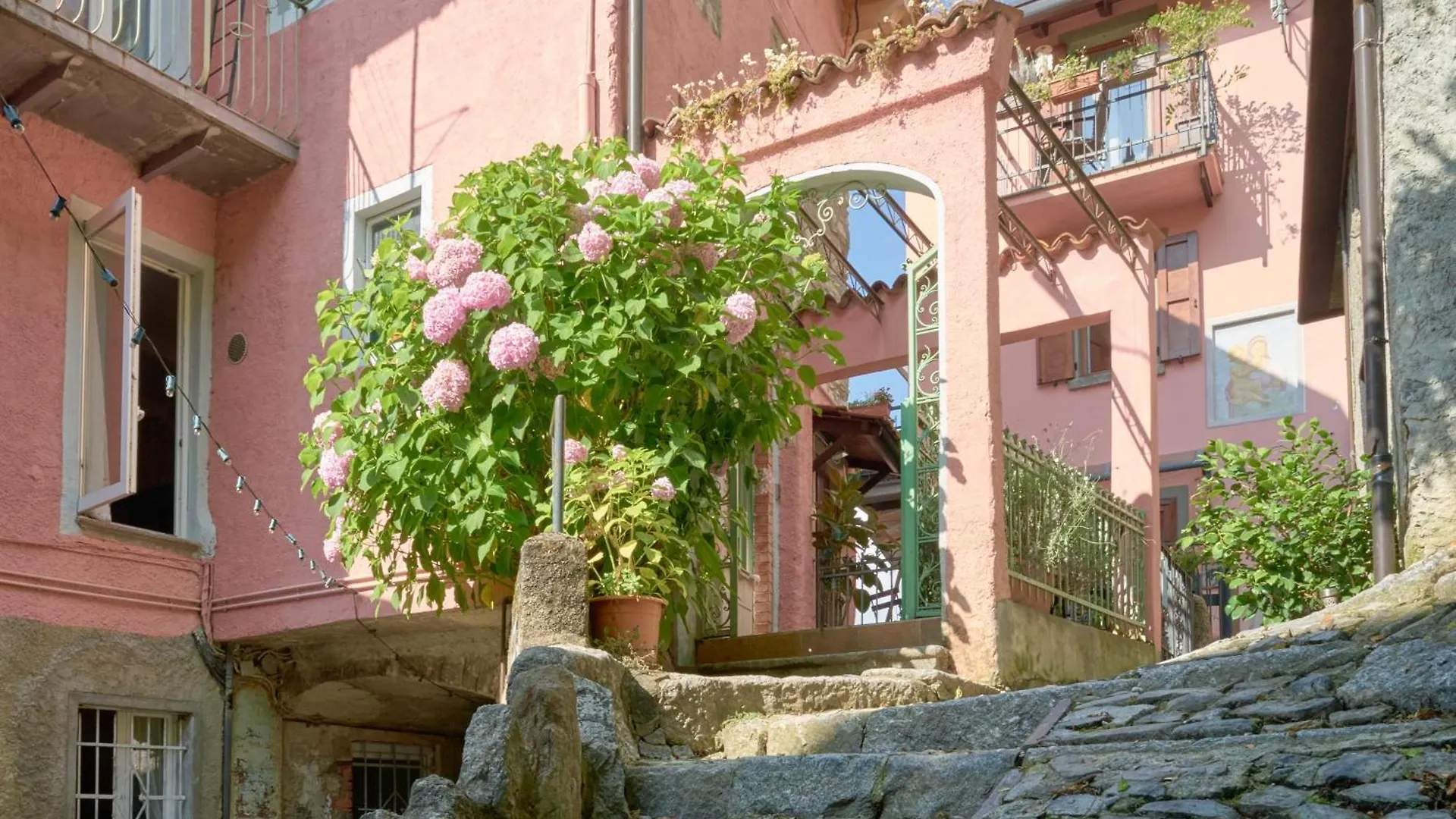 בלביו Timeless Charm - A Window To Lake Como 0*,  איטליה