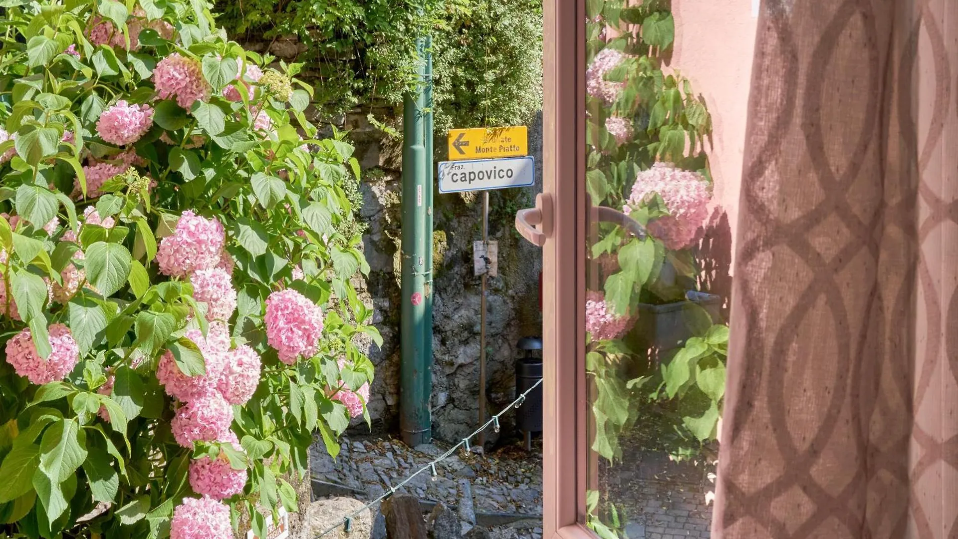 בלביו Timeless Charm - A Window To Lake Como